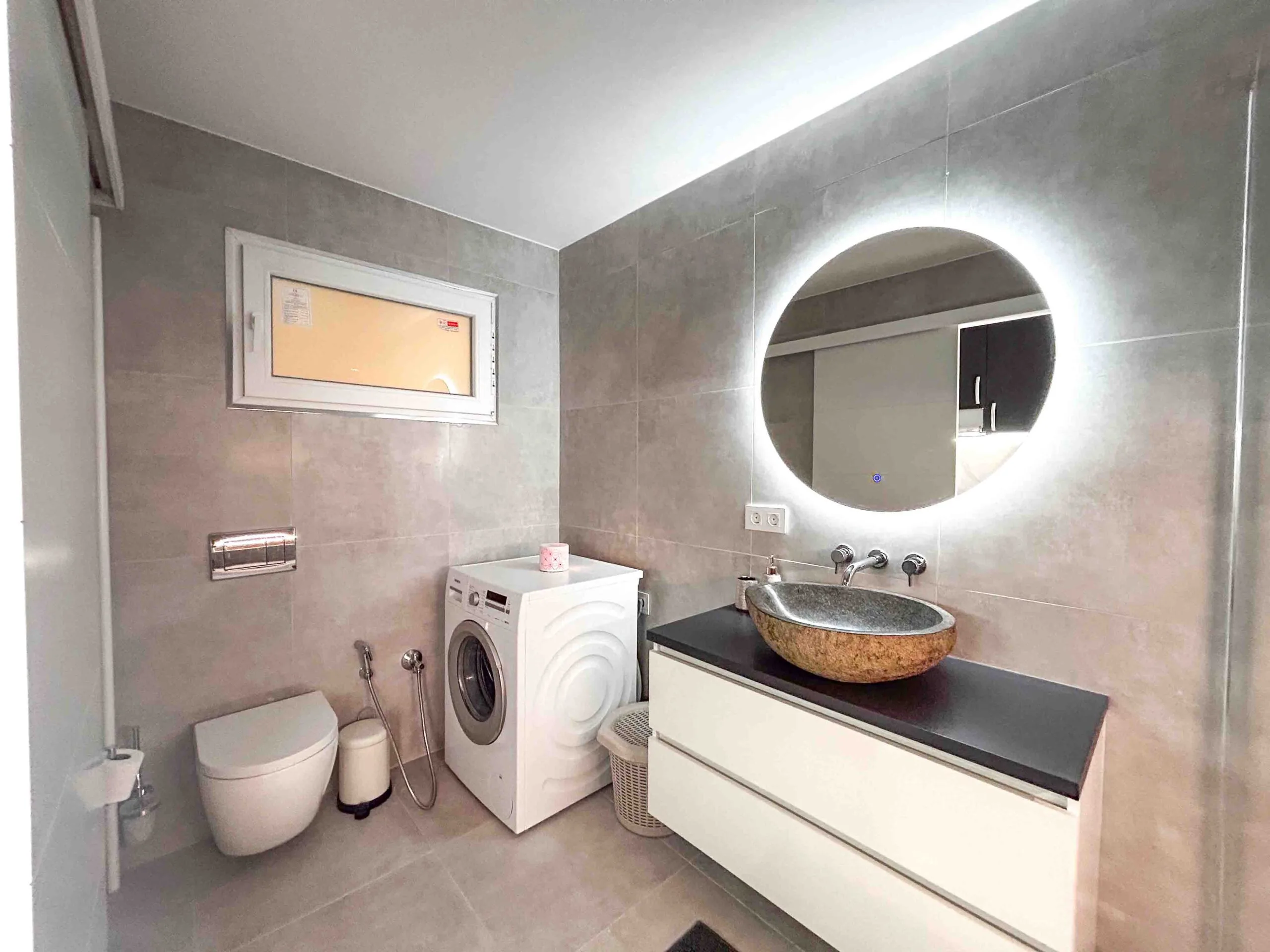 Renovated bathroom at Casa Gigi holiday apartment